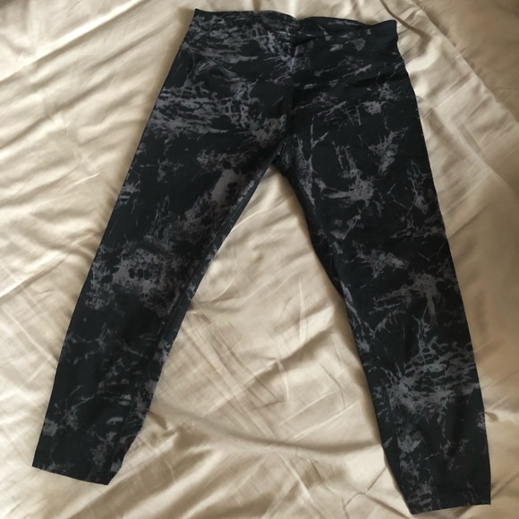 SOLD Calvin Klein Performance Leggings - Picture 1 of 4